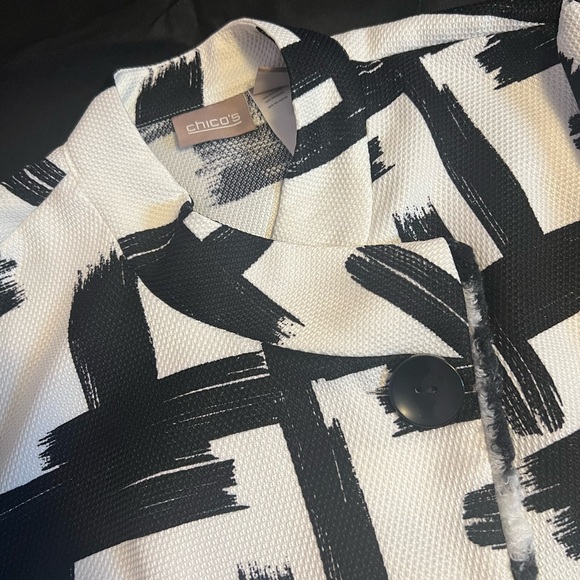 Chico's Black and White Graphic Cape Jacket - Picture 3 of 4